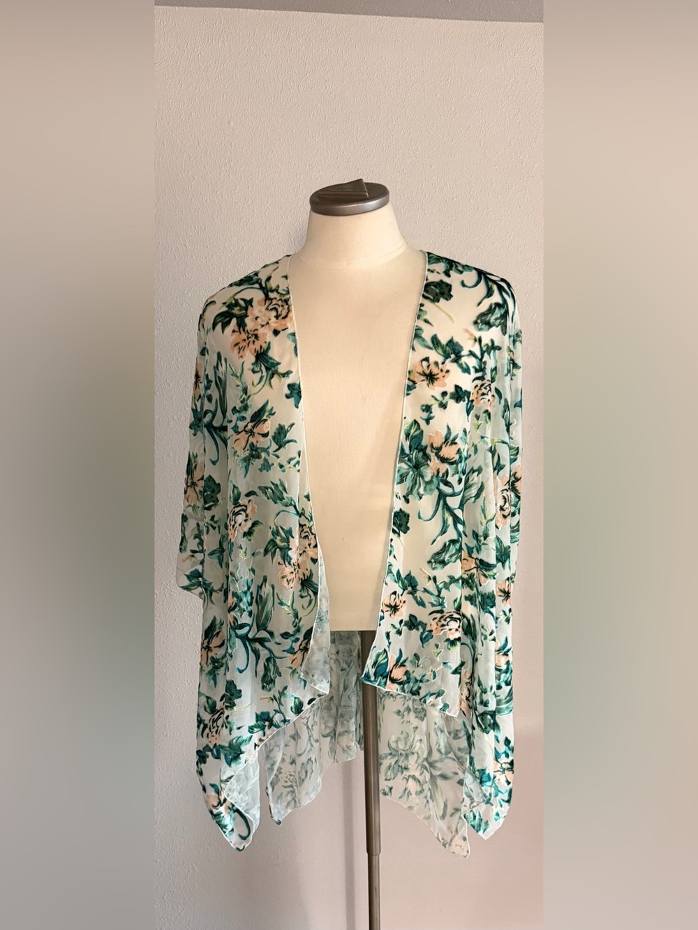 Simply Noelle Velvet Burnout Cream Sheer Floral Kimono with Green Print OS
